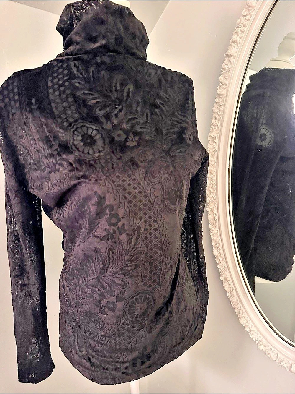 ADORE Black Floral Mesh Tunic Size Large ( fits like a Medium)